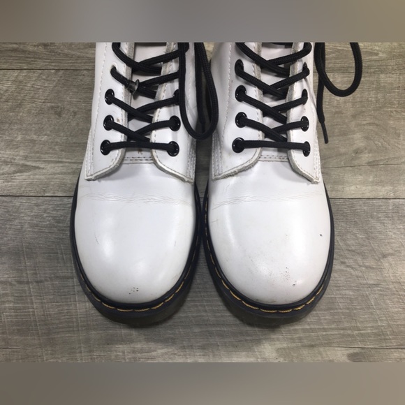 Doc Martens White Womens 1460 11822 Smooth Leather Virginia Boots Size UK 7 US 9 - Picture 5 of 12